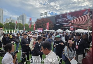 "It really feels like being with the real Cilic" — Fans of the US Open Champion Moved by Fan Service... A Special Encounter with 150 People [Seoul Open On-Site]