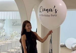 Lee Si-young, tras su divorcio, comparte la celebración de cumpleaños de un año de su segunda hija: "Gracias por crecer sana"