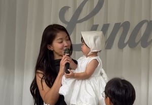 イ・シヨンの娘、盛大な1歳の誕生日祝い..パパの代わりにタキシードを着たお兄ちゃんが「心強い」 [スター・イシュー]