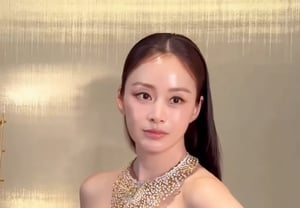 「子どもが二人いる母親のキム・テヒ、太ったね」..コルセットドレスの酷評→1年ぶりにSNS再開まで呼んだ [スター・イシュー]