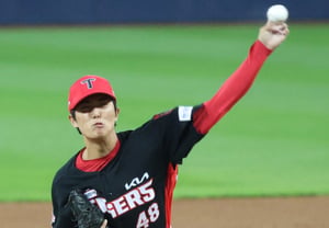 [Foto] Lee Yi-ri, control preciso de lanzamientos