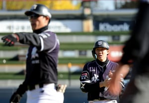 [Photo] "Two-run single with one RBI in the bottom of the third" Choi Won-jun