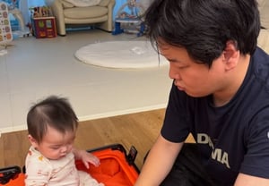 El hijo de "Gwak Tube", de "7 meses de vida", se cuela en la maleta: "¡Papá, llévame!!!"