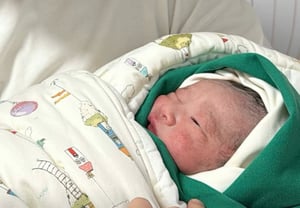 [Oficial] «Se casó con su primer amor», Byeolsarang, dio a luz a un varón hoy (día 27): «No me lo creo», emoción