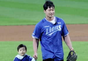 [フォト] 最強のオ・スンファン、いざとなればマウンドに投入？