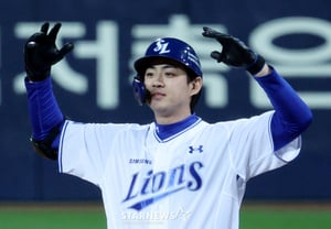[Photo] Koo Ja-wook, a handsome go-ahead hit