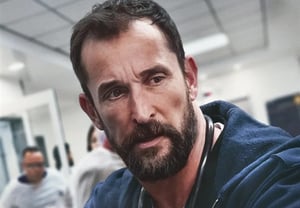 Noah Wyle, the star of "The Pitt" that George Clooney had his eye on, named "Sexiest Man Alive" at age 55