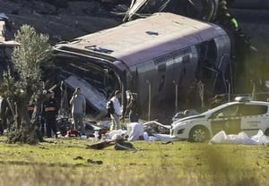 'Lee Kang-in también expresa su duelo' El fútbol español entero se sumerge en la tristeza por la tragedia del tren... La Real Sociedad, el Barcelona y el Atlético de Madrid encabezan la procesión de condolencias; el Sevilla cancela una rueda de prensa