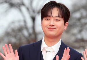 Fanclub của ca sĩ Lee Chan-won 'Daegu Chan-tto Bus' tặng học bổng nhân dịp sinh nhật và kỷ niệm 50 năm thành lập trường Kyungwon..Thực hiện ảnh hưởng tích cực