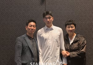«Me alegró más que decirme que juego bien al voleibol»: la frase de Park Chul-woo que hizo llorar a la madre, exjugadora de la selección nacional en los Juegos Olímpicos de 1996; el hijo único de una «familia de voleibol de tres generaciones» llega por fin a la liga profesional