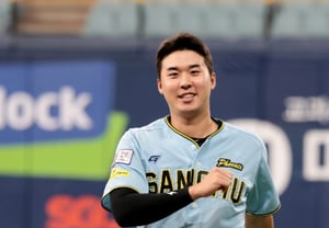 "Ngay cả khi bị strikeout 4 lần, tôi cũng không quay lại làm pitcher" Jang Jae-young, người viết nhật ký bằng bút mỗi ngày, trở về từ Sangmu với 12 home run "Tôi không phải là cầu thủ được kỳ vọng... Tôi sẽ chuẩn bị tốt"