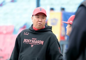 [Photo] Manager Lee Beom-ho "Preparing for the Playoffs Game 3"