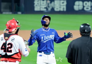 “三星大爆”再次爆发！意想不到的起亚虎“三振未出局”变数出现→外国投资者成为福星，连续两场轰出本垒打！[季后赛第3战现场]