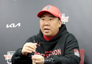 [Photo] "Blocking Samsung's left-handed lineup is the key, but..." Kia Manager Lee Beom-ho