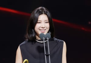 Lee Jung, bailarina, recibe la Medalla del Ministro del Ministerio de Cultura, Deportes y Turismo [★Foto]