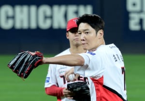 [フォト] それぞれしっかりと「直観100パーセント勝利妖精チェ・ジニョクです！」'