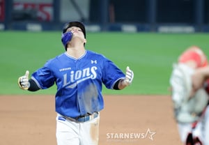 [Photo] 'Gratitude Toward the Sky' Comeback Two-Run Home Run by Ryu Ji-hyuk