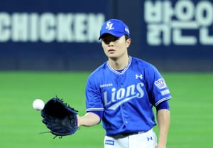 [Photo] Lee Seung-min, who "took responsibility in the bottom of the 8th"