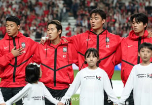 Finding the optimal position for Lee Kang-in; Moreno also opens up the possibility of a 4-4-2 shift... Both wingers and midfielders in focus [Cheonan on-site]
