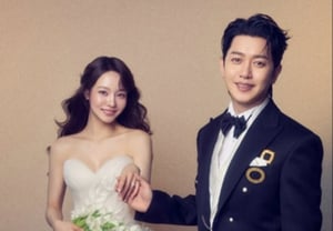 カン・ギュンソン、45年守り抜いた婚前純潔に終止符..今日（30日）♥ユ・ハジンと結婚 [スター・イシュー]