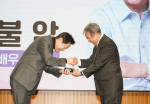 オ・セフンソウル市長、故チェ・ブルアムを追悼..「空席がより大きく感じられる」 [スター・イシュー]