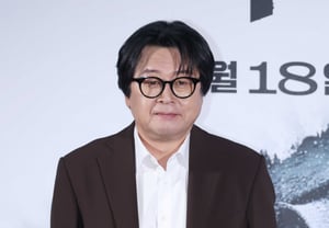 金允石"庄重的微笑"[★照片]