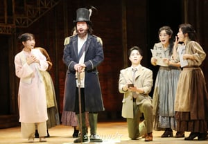 Actor Uhm Ki-joon, the Emperor Norton, makes his appearance [★Photo]