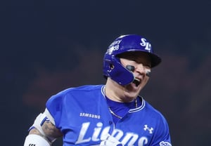 'Chuyên đề Choi Hyung-woo' đúng rồi! Cựu chiến binh 43 tuổi một phát home run bất ngờ biến Gwangju-KIA Champions Field thành 'thư viện' → Samsung dẫn 2-1 sau cuộc ngược dòng [PO4 hiện trường]