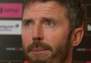 "Reconciled with captain Bruno, but..." Carrick could be sacked as early as tomorrow! Manchester United's top brass in motion: "New manager likely to take over during international break"