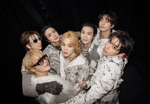 BTS put down their mics as 85,000 in São Paulo sang "Arirang" together... First Brazil show in seven years [K-EYES]