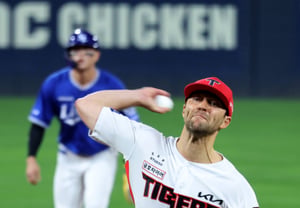 [Photo] "One run allowed through three innings in the Samsung game" Neil