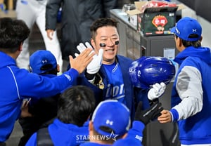 [Photo] "Solo home run that secures the lead for Daejeon in the top of the 6th inning" Choi Hyeong-woo