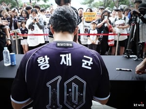 "내 야구 인생 가장 큰 자랑은 사랑받았다는 것" 2201경기 황재균의 마지막, 왜 모두가 그를 울렸나 [수원 현장]