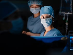 '눈물의 여왕' 후 2년..'닥터X' 김지원, 칼 갈았다