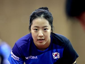'AG 출국 앞두고도 잊지 않았다' 신유빈, 장애인탁구 대표팀에 운동화 선물 "우리 모두 함께 힘내요"