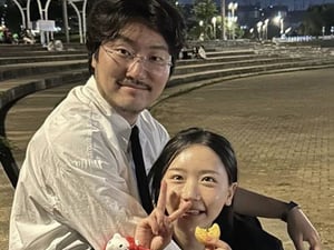 '3월 연애→결혼' 송하예 "♥조매력 얼굴 보고 만나..자녀 계획? 최대한 빨리" [한복인터뷰②]