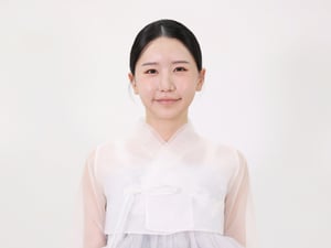 송하예 "사랑 노래 부르다 ♥조매력과 연애·결혼, 드라마보다 더 드라마" [한복인터뷰③]