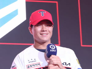 '와' 김도영→유격수, 이호민→3루수 '드디어' KIA 지각변동 현실화, 사령탑 "3루 먼저 시킬 것" 공개 선언, KIA 팬들 잠 못 든다
