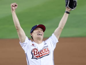 [포토] 진선규 시구 '내가 생각해도 완벽해'