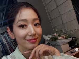 박신혜, 둘째 딸 출산 5일차 근황..산후조리원서 한일전 응원 [스타이슈]