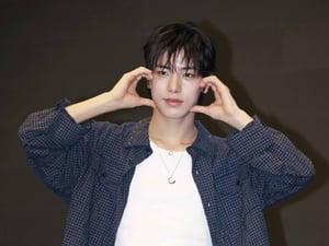 클유아 송승호 '시크한 볼하트'[★포토]