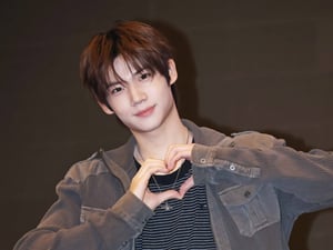 클유아 켄신 '깜찍 손하트'[★포토]
