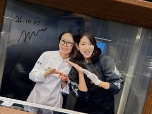 '최태준♥' 박신혜, 둘째 출산 보름만에 외출..여전한 미모 자랑 [스타이슈]