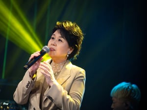 김다현 저격 사과 이후..심수봉 "내 음악 색깔은 공감과 위로"[스타이슈]