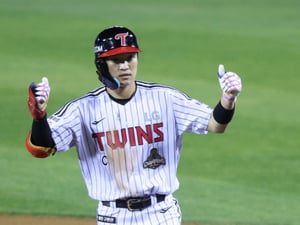 '45년 잠실 라이벌 마지막 가을 끝냈다' 오스틴 생일포+박해민 환상 수비! LG, 두산 4-1 격파→준PO 진출 [WC1 현장리뷰]