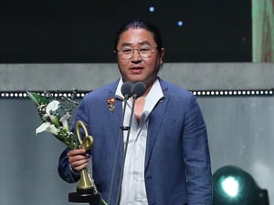 김한민 감독, 판소리 명창 이소영과 결혼..박보검과 신작 '칼' 준비 중