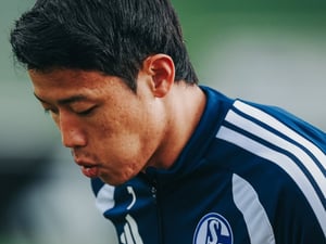 "심판을 왜 밀쳐?" 이성 잃은 황희찬, 구단 징계 철퇴 맞나... '골 침묵 속' 獨 "해선 안 될 짓" 비난, 샬케 감독도 '한숨'