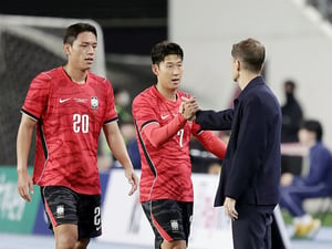 "대표팀 주장은 손흥민, 더 이상 할 말 없다" 모레노 단호한 답변... '96라인 불화설'에도 변함없는 신뢰 [천안 현장]
