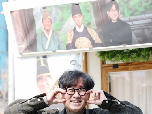 1200만 돌파 '왕사남' 장항준, 성형·귀화 대신 커피차..현장 인산인해