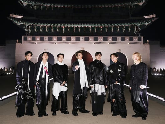 BTS, 왕이 돌아왔다!